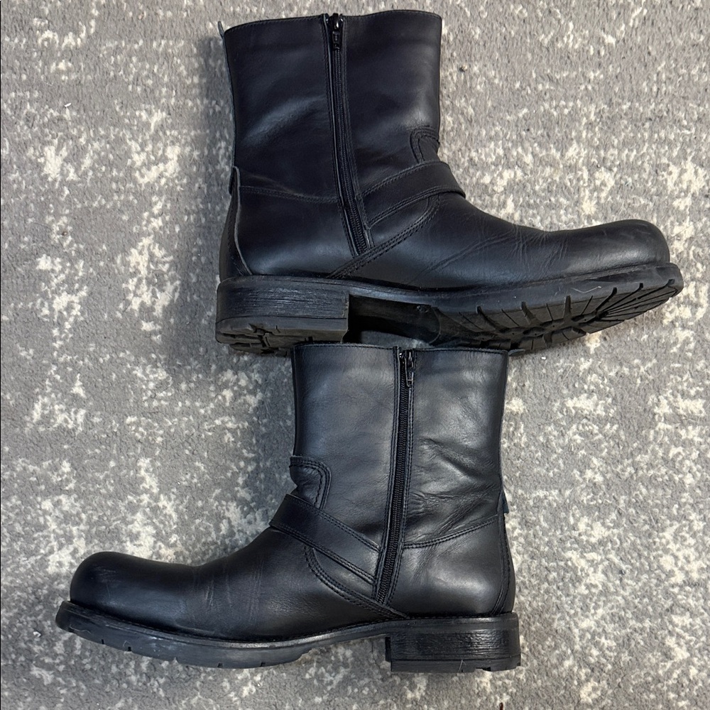 Bos. & Co. Men's Black Leather Buckle Boots - Picture 5 of 8
